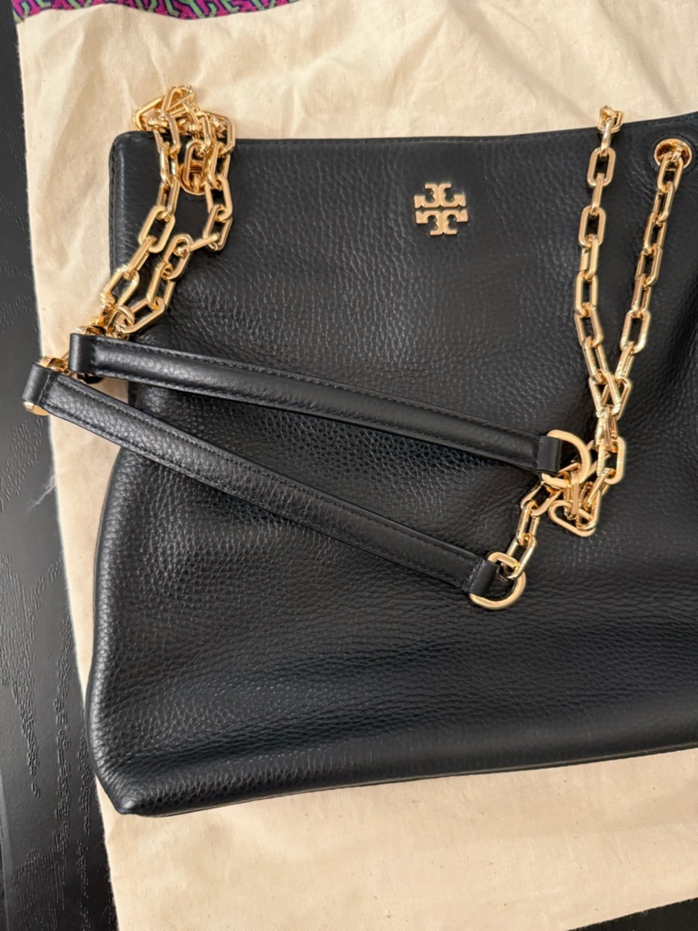Tory Burch Black Pebbled Leather Shoulder Bag with Gold Chain - Picture 4 of 14